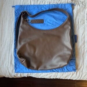 BAGGU recycled leather shoulder bag brown